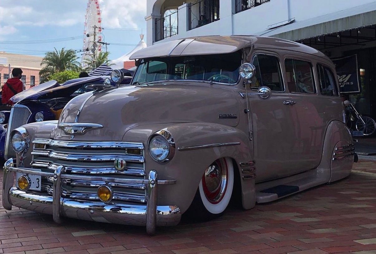 54 CHEVY SUBURBAN